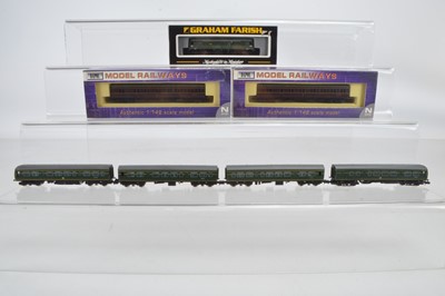 Lot 30 - Graham Farish and Dapol N Gauge Diesel Locomotive DMU and Coaches (7)