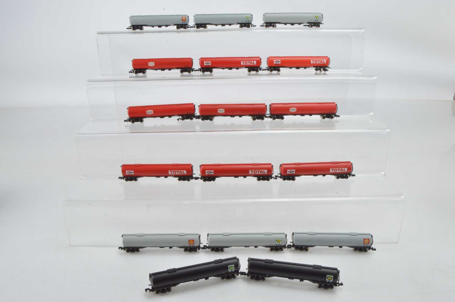 Lot 35 - Graham Farish N Gauge Bogie Fuel Tank Wagons (17)