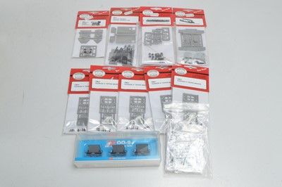 Lot 53 - 009 Narrow Gauge Scale Peco Hopper Wagons and Parkside Dundas Kits and Accessories by Nigel Lawton (15)