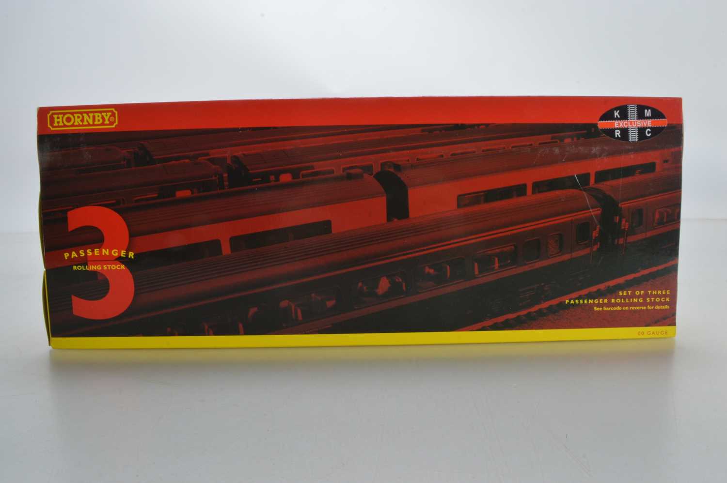 Lot 88 - Hornby (China) Kernow Exclusive boxed 00 Gauge Great Western Railway green Mk 3 Triple coach pack