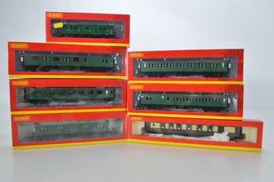 Lot 106 - Hornby (China) boxed 00 Gauge BR SR green Bullied Coaches other coaches including Pullman and Utility Van (7)