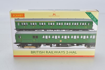 Lot 108 - Hornby (China) boxed 00 Gauge R3290A BR SR green 2-HAL 2-Car EMU Set
