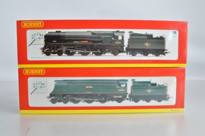 Lot 120 - Hornby (China) boxed 00 Gauge BR green unrebuilt and rebuilt West Country Class Locomotives and Tenders (2)