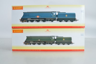 Lot 123 - Hornby (China) boxed 00 Gauge BR blue and green unrebuilt Merchant Navy Class Locomotives and Tenders (2)