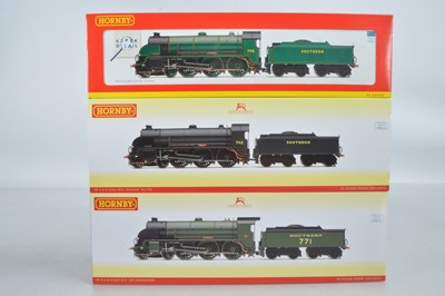 Lot 127 - Hornby (China) boxed 00 Gauge SR green and black Class N15 4-6-0 Locomotives and Tenders (3)