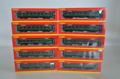 Lot 178 - Hornby (China) boxed 00 Gauge SR green Maunsell Coaches (10)