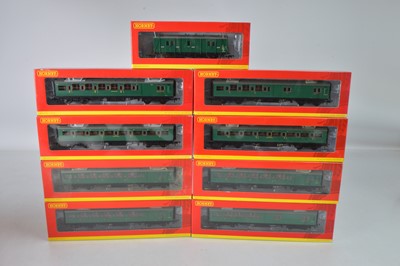 Lot 179 - Hornby (China) boxed 00 Gauge SR and BR green Maunsell Coaches and Passenger Brake Van (9)