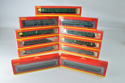 Lot 181 - Hornby (China) boxed 00 Gauge SR green Maunsell and MK 1 Coaches (10)