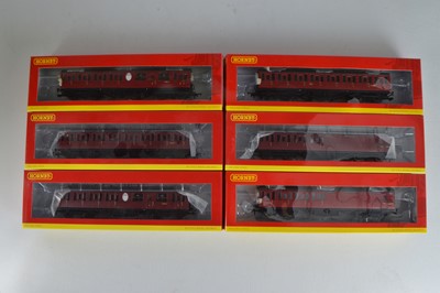 Lot 189 - Hornby (China) boxed 00 Gauge BR crimson Thompson Suburban Coaches (6)