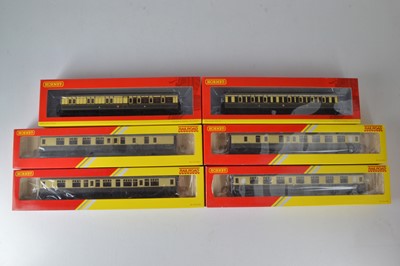 Lot 198 - Hornby (China) boxed 00 Gauge GWR  Clerestory Coaches and BR WR Mk 1 Coaches (6)