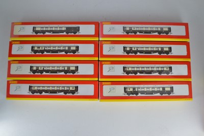 Lot 204 - Hornby (China) boxed 00 Gauge chocolate and cream Pullman Cars (8)