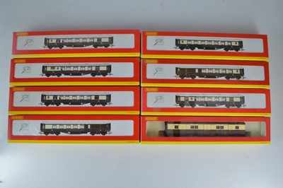Lot 205 - Hornby (China) boxed 00 Gauge chocolate and cream Pullman Cars and Pullman Utility Van (8)