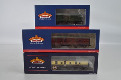 Lot 250 - Bachmann boxed 00 Gauge BR Mk 1 Full Brake Coaches and SR Green Passenger Luggage Van (3)