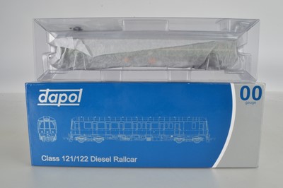 Lot 302 - Dapol OO Gauge Class 122 Diesel Railcar