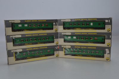 Lot 398 - Wrenn 00 Gauge boxed SR green Pullman Coaches (6)