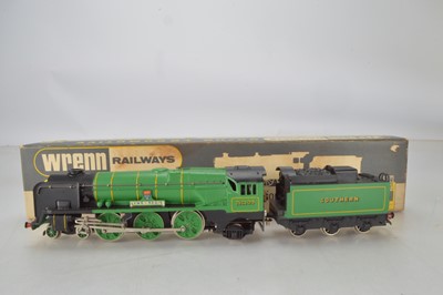 Lot 401 - Wrenn 00 Gauge boxed W2237 SR Malachite green West Country Class 21C109 'Lyme Regis' Locomotive and Tender