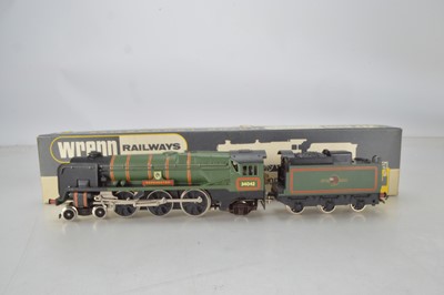 Lot 402 - Wrenn 00 Gauge boxed W2236 BR green West Country Class 34042 'Dorchester' Locomotive and Tender