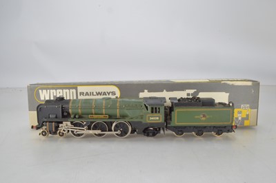 Lot 404 - Wrenn 00 Gauge boxed W2239 BR green West Country Class 34028 'Eddystone' Locomotive and Tender