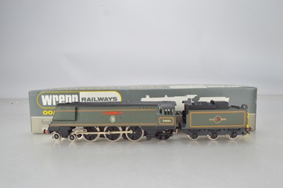 Lot 413 - Wrenn 00 Gauge boxed W2265 BR green Battle of Britain Class34051 'Sir Winston Churchill' Locomotive and Tender