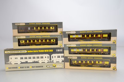 Lot 415 - Wrenn 00 Gauge boxed W3006/7 Brighton Belle chocolate and cream Southern Electric Motor Coach 2-Car Set and five Pullman Coaches (6)