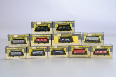 Lot 418 - Wrenn 00 Gauge boxed Private Owners and BR Open Wagons (11)