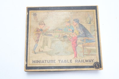 Lot 424 - Bing Table Top 00/HO Gauge No 1 Clockwork Set