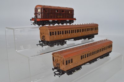 Lot 436 - Kitbuilt 00 Gauge London Transport Metropolitan Bo-Bo  Electric Locomotive No 12 'Sarah Siddons' and two LT light brown Coaches (3)