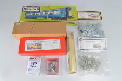 Lot 454 - 00 Gauge plastic and resin Diesel and Electric Kits including Radley Models Dapol Kitmaster Silver Fox and various accessories including Branch Lines Underground Bogies (qty)