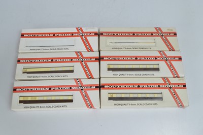 Lot 456 - Southern Pride Models 00 Gauge boxed BR Mk1 Umber and cream livery Pullman Car unmade kits (6)