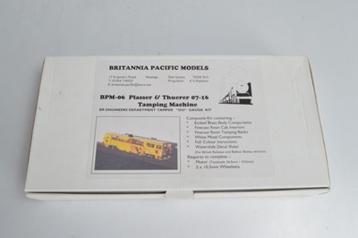 Lot 458 - Britannia Pacific Models 00 Gauge boxed BPM-06 Plasser 7 Thuerer 07-16 Tamping Machine kit