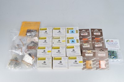 Lot 468 - Eckon Ground Signals and Berko Colour Light signals and other makers 00 Gauge Colour Light Signal sets and other Lighting items and accessories including Super Shuttle by various makers (48)
