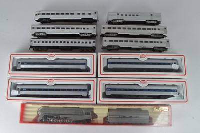 Lot 540 - Rivarossi American HO gauge Steam Locomotive with Tender and Coaching Stock (11)