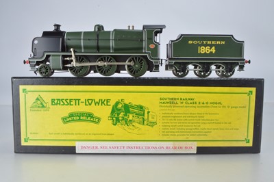 Lot 581 - Corgi / Bassett Lowke O gauge Modern Issue L99003,  2-6-0 Locomotive and Tender Southern Mogul No 1864 with brass plaque to the cab No 320