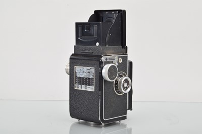 Lot 12 - A Rolleicord V TLR Camera