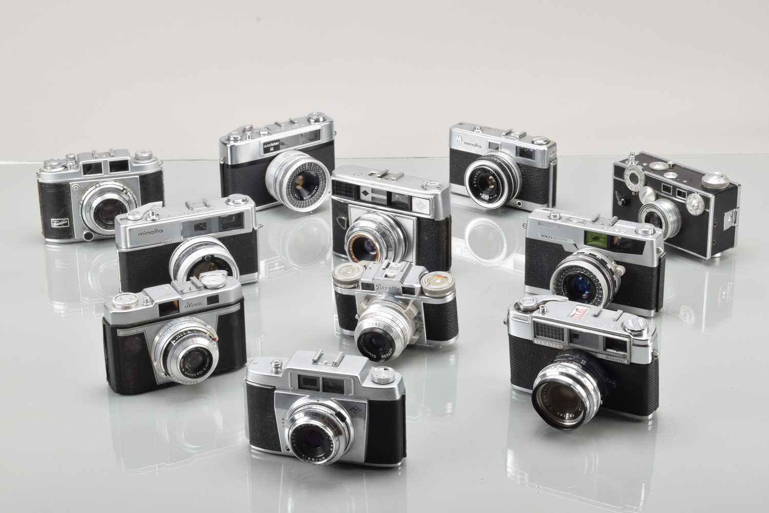 Lot 38 - A Tray of Rangefinder Cameras