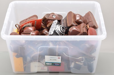 Lot 40 - A Box of Viewfinder Cameras