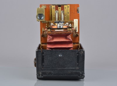 Lot 93 - An early 20th Century Houghton Quarter Plate 'The "Sanderson" Hand Camera Patent'