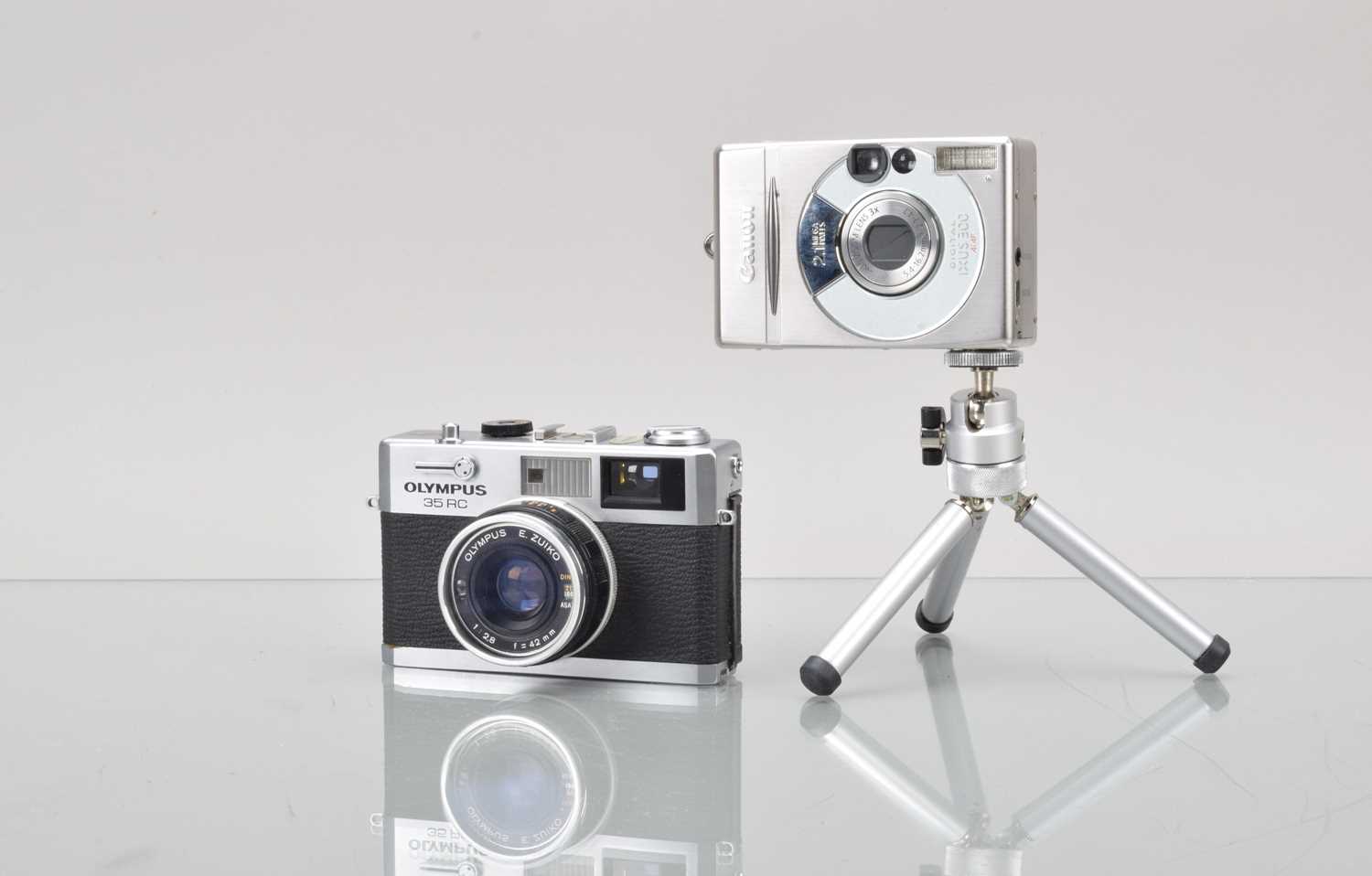 Lot 57 - Two Compact Cameras