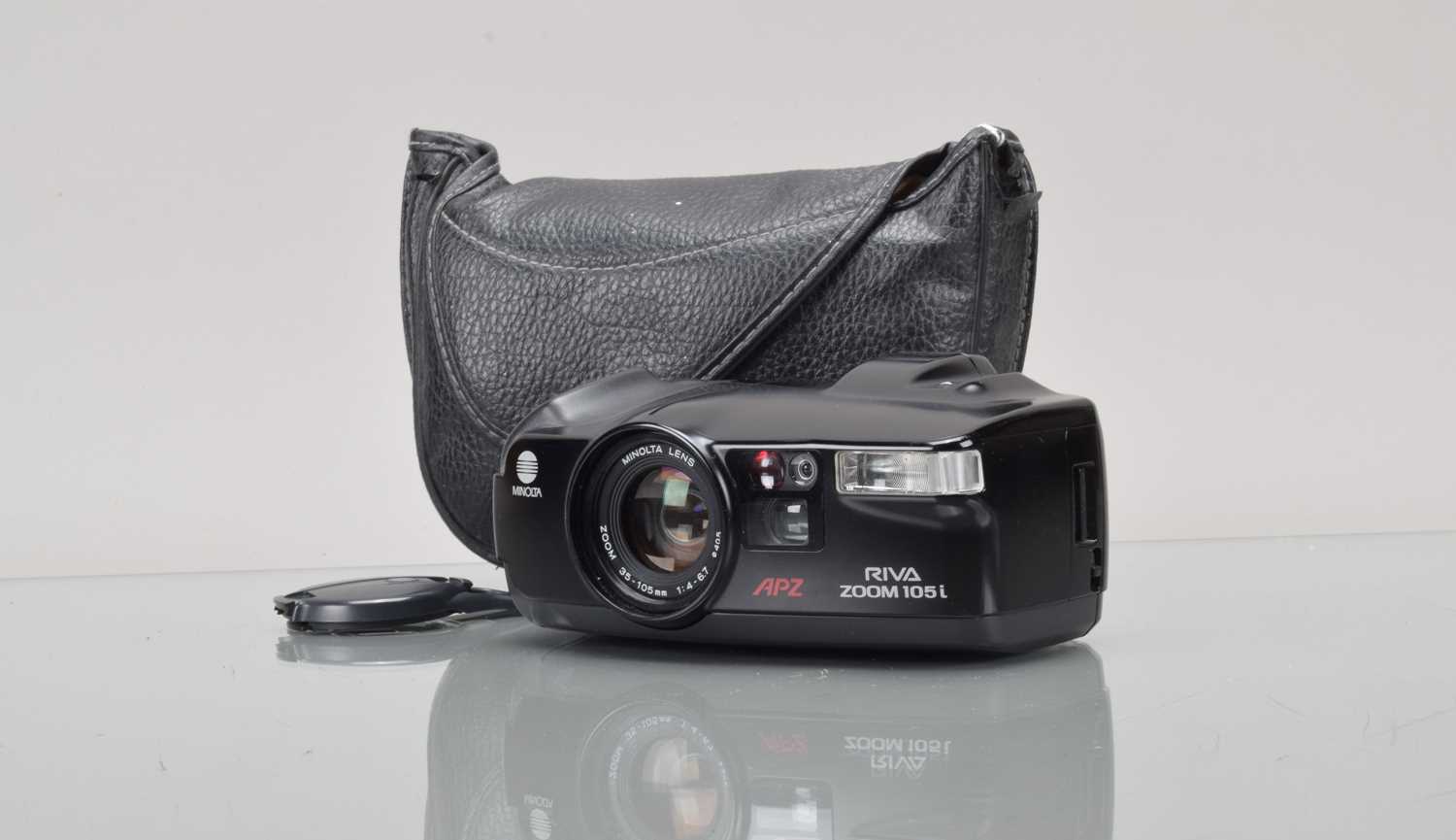 Lot 72 - A Minolta Riva Zoom 105i 35mm Bridge Camera