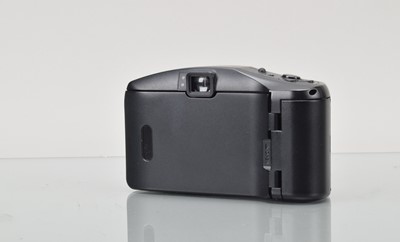 Lot 76 - An Olympus Superzoom 700 XB Compact Camera