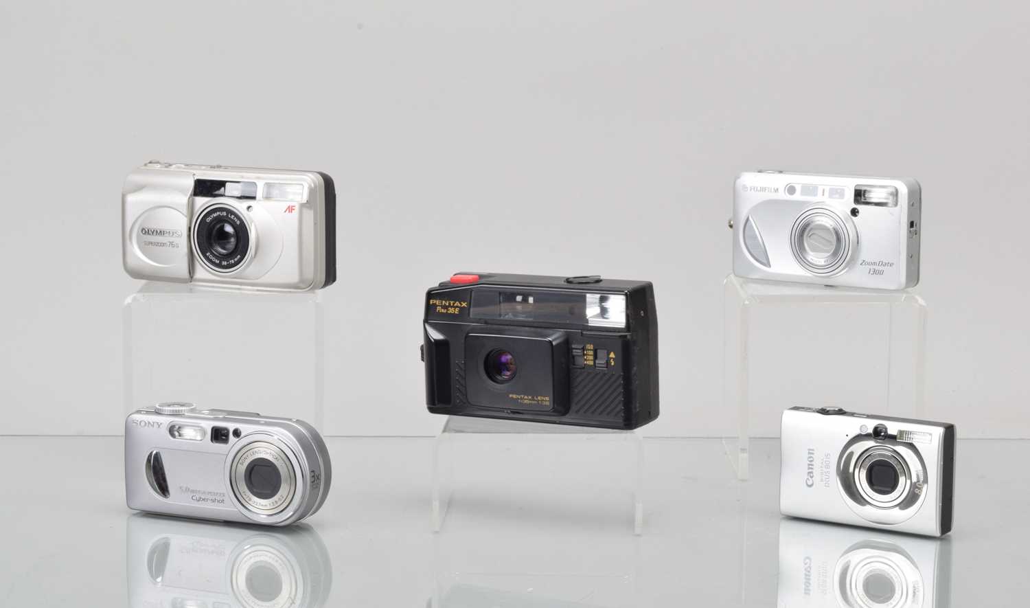 Lot 86 - A Group of Compact Cameras