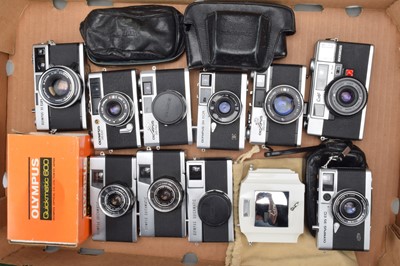 Lot 89 - A Tray of Olympus Compact Cameras