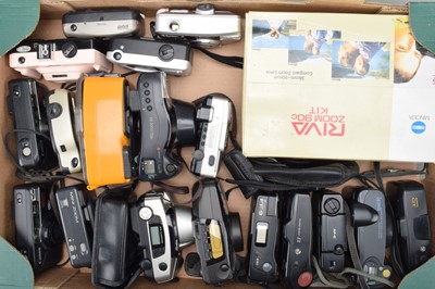 Lot 203 - A Tray of Compact Cameras