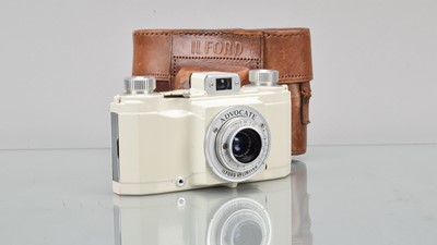 Lot 335 - An Ilford Advocate II Camera