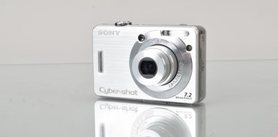 Lot 391 - A Sony Cybershot DSC-W55 Digital Compact Camera