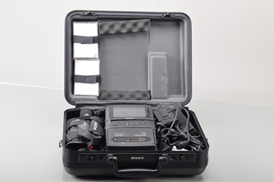 Lot 404 - A Sony GV-300E Video Walkman