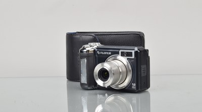 Lot 421 - A Fujifilm Finepix E900 Digital Compact Camera