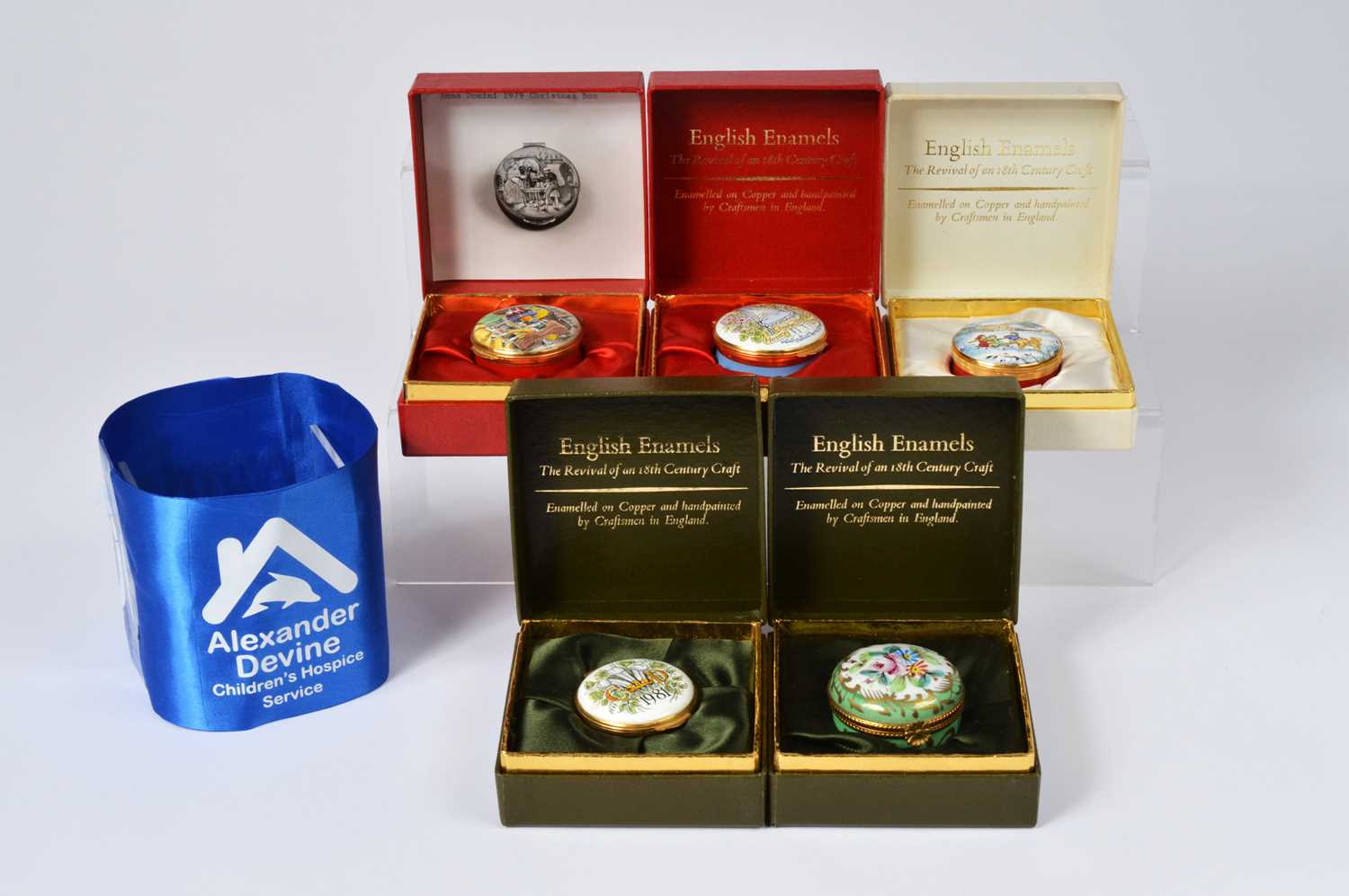 Lot 5 - Five Crummles enamelled pill boxes