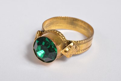 Lot 21 - A collection of costume jewellery