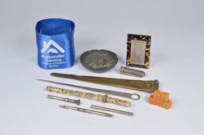 Lot 37 - Collection of desk related and other items